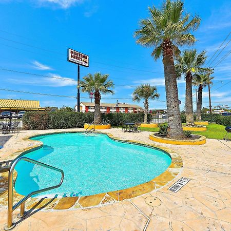 Microtel Inn & Suites By Wyndham New Braunfels I-35 Екстериор снимка