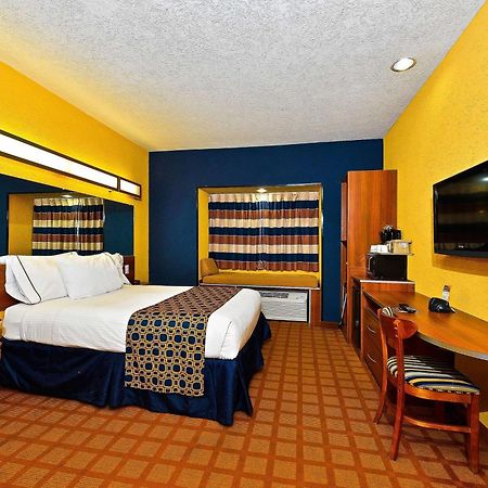 Microtel Inn & Suites By Wyndham New Braunfels I-35 Екстериор снимка