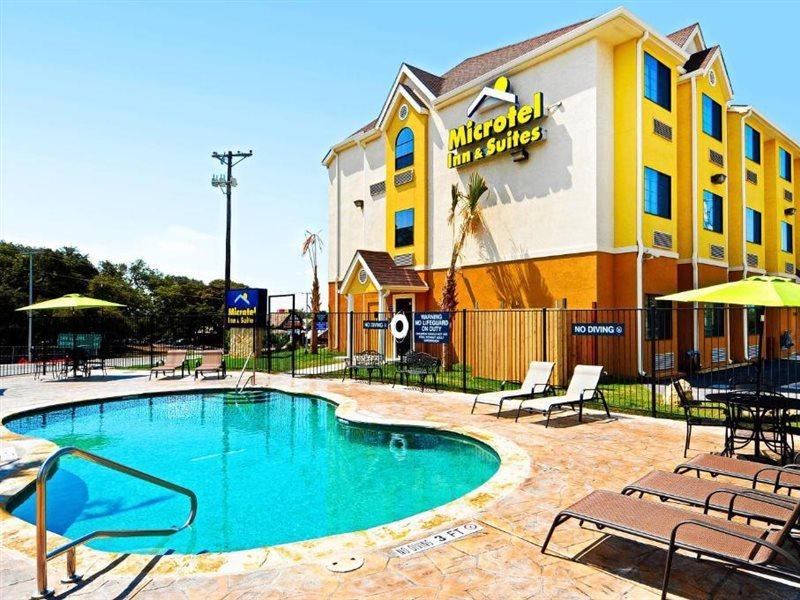Microtel Inn & Suites By Wyndham New Braunfels I-35 Екстериор снимка