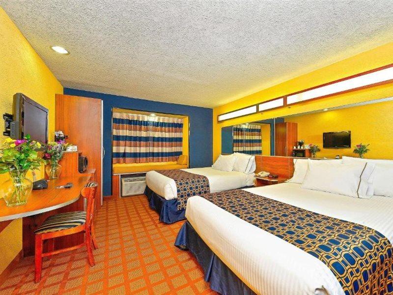 Microtel Inn & Suites By Wyndham New Braunfels I-35 Екстериор снимка