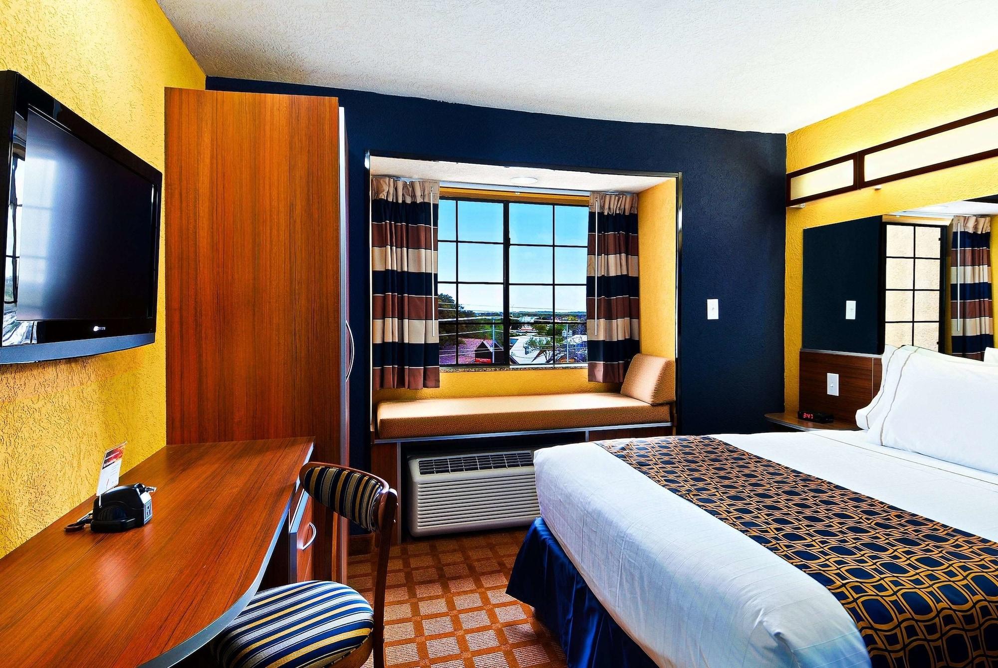 Microtel Inn & Suites By Wyndham New Braunfels I-35 Стая снимка