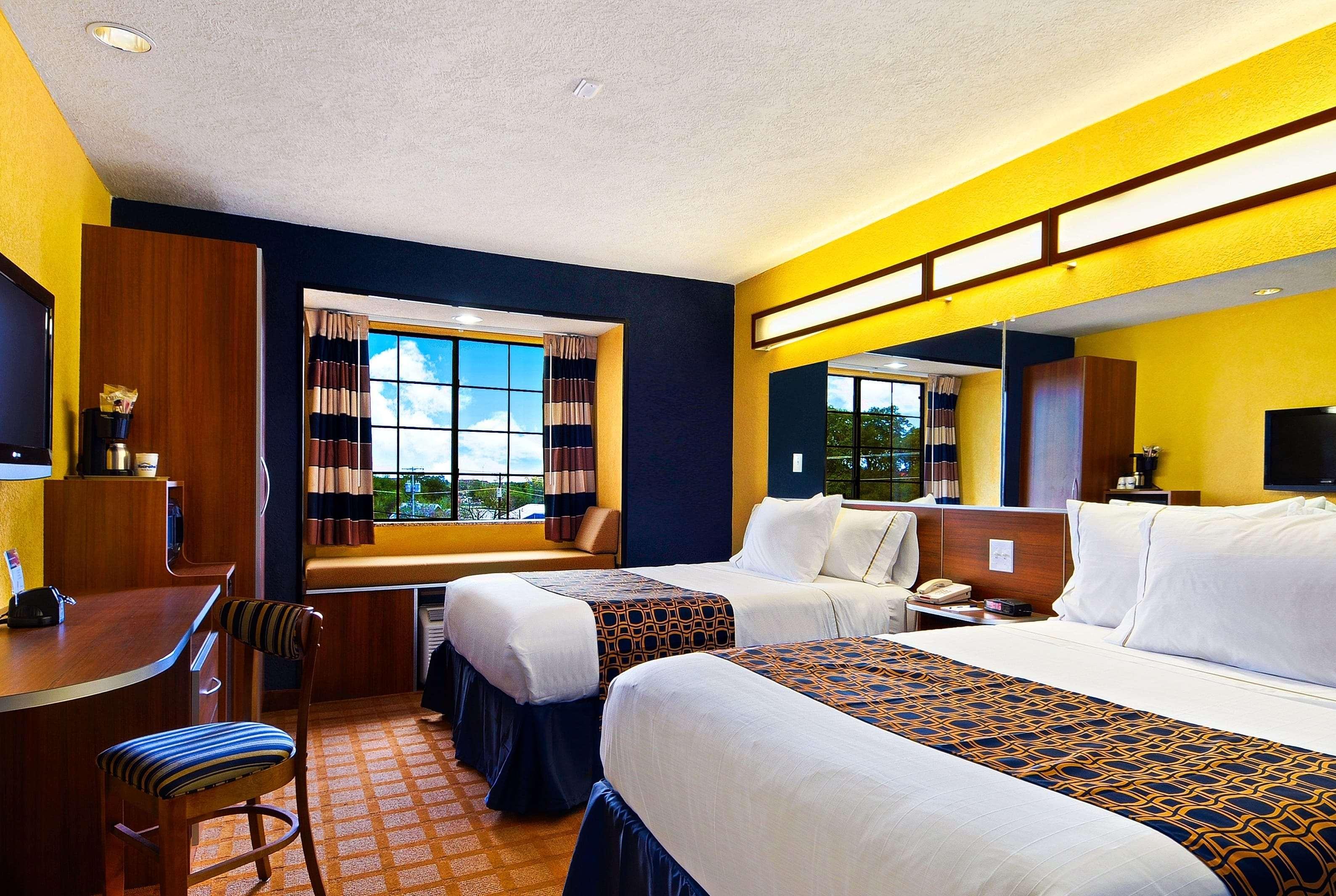 Microtel Inn & Suites By Wyndham New Braunfels I-35 Екстериор снимка