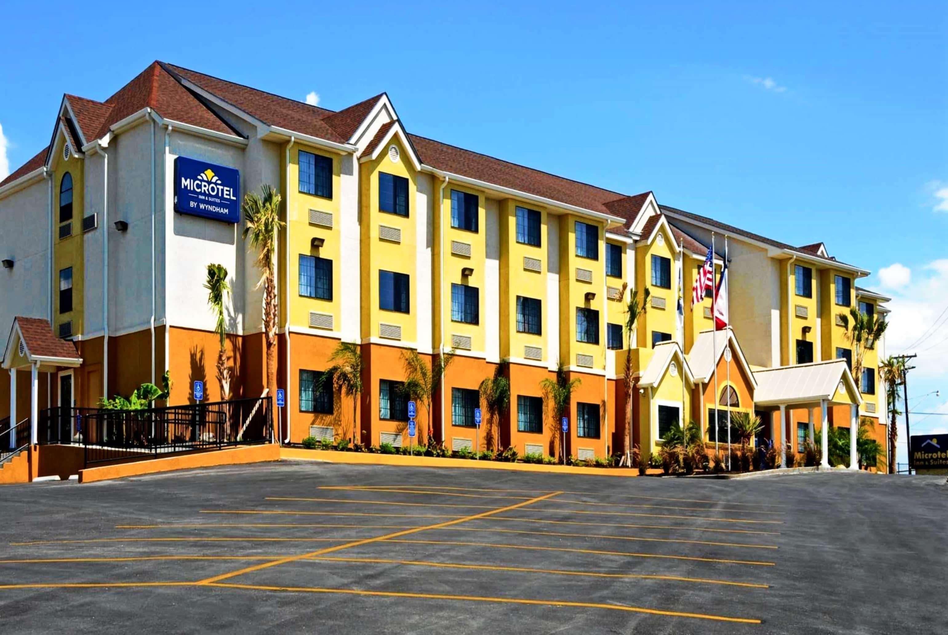 Microtel Inn & Suites By Wyndham New Braunfels I-35 Екстериор снимка