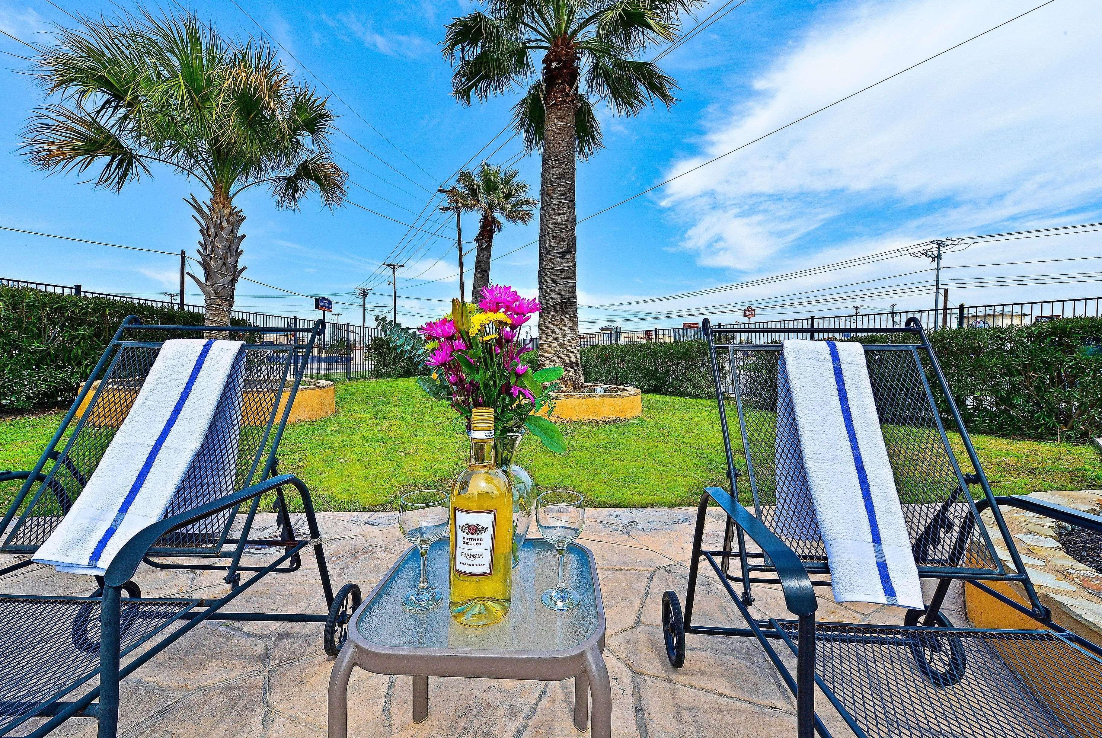 Microtel Inn & Suites By Wyndham New Braunfels I-35 Екстериор снимка
