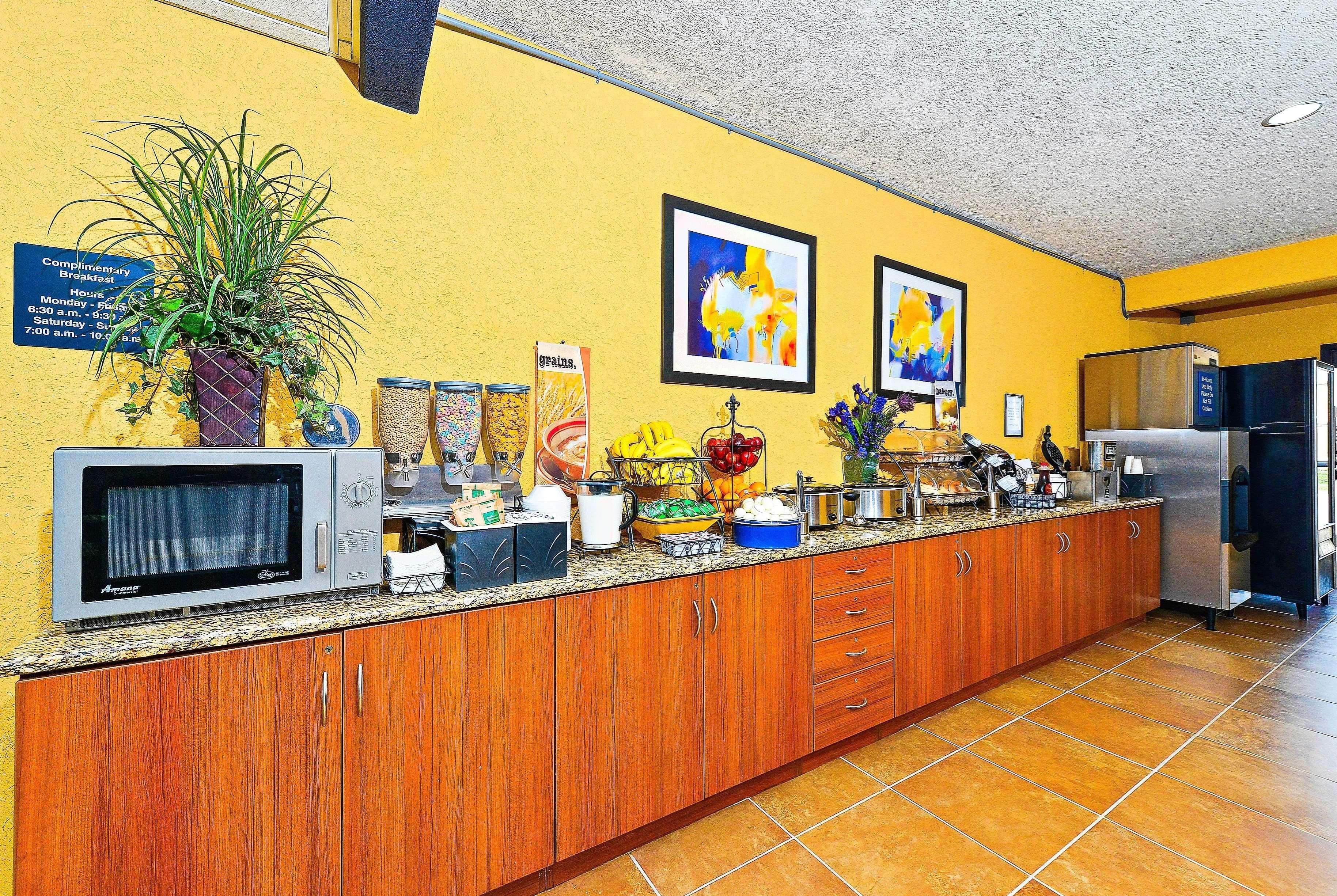 Microtel Inn & Suites By Wyndham New Braunfels I-35 Екстериор снимка