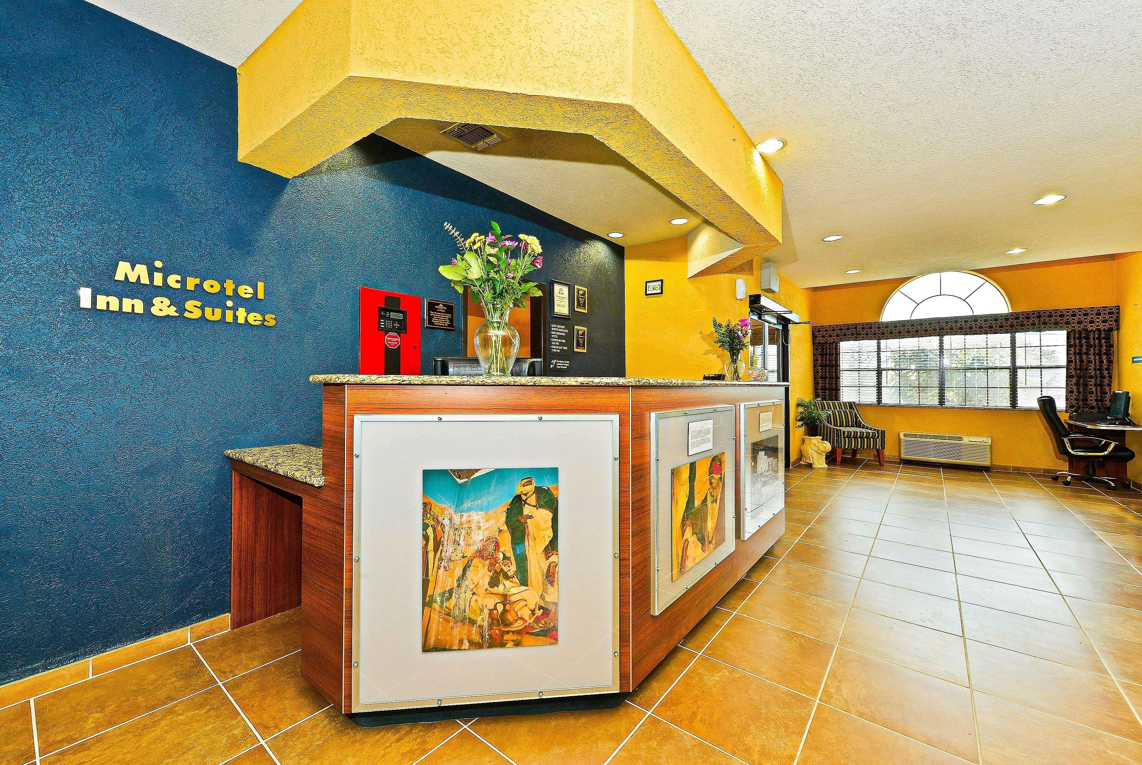 Microtel Inn & Suites By Wyndham New Braunfels I-35 Екстериор снимка