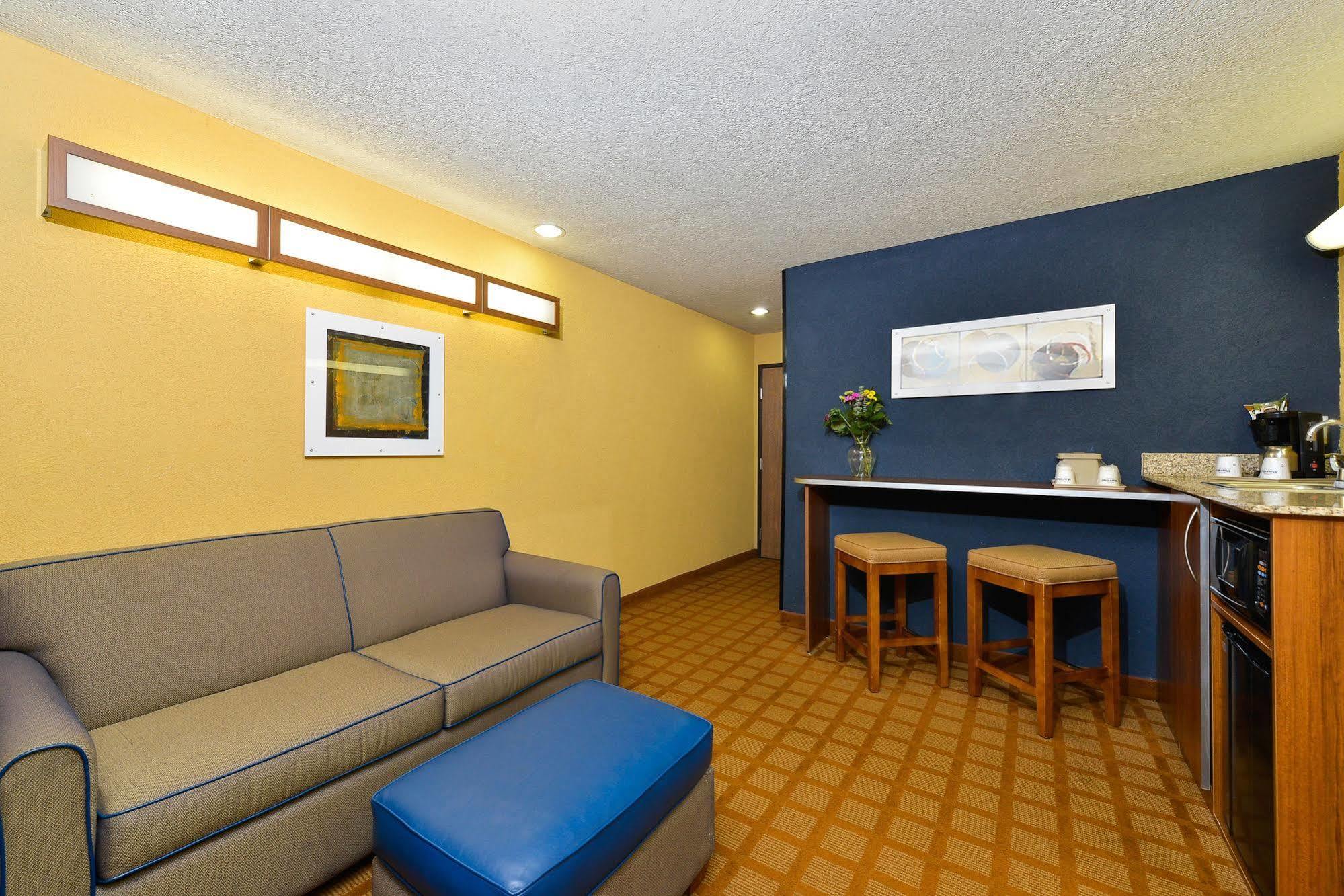 Microtel Inn & Suites By Wyndham New Braunfels I-35 Екстериор снимка